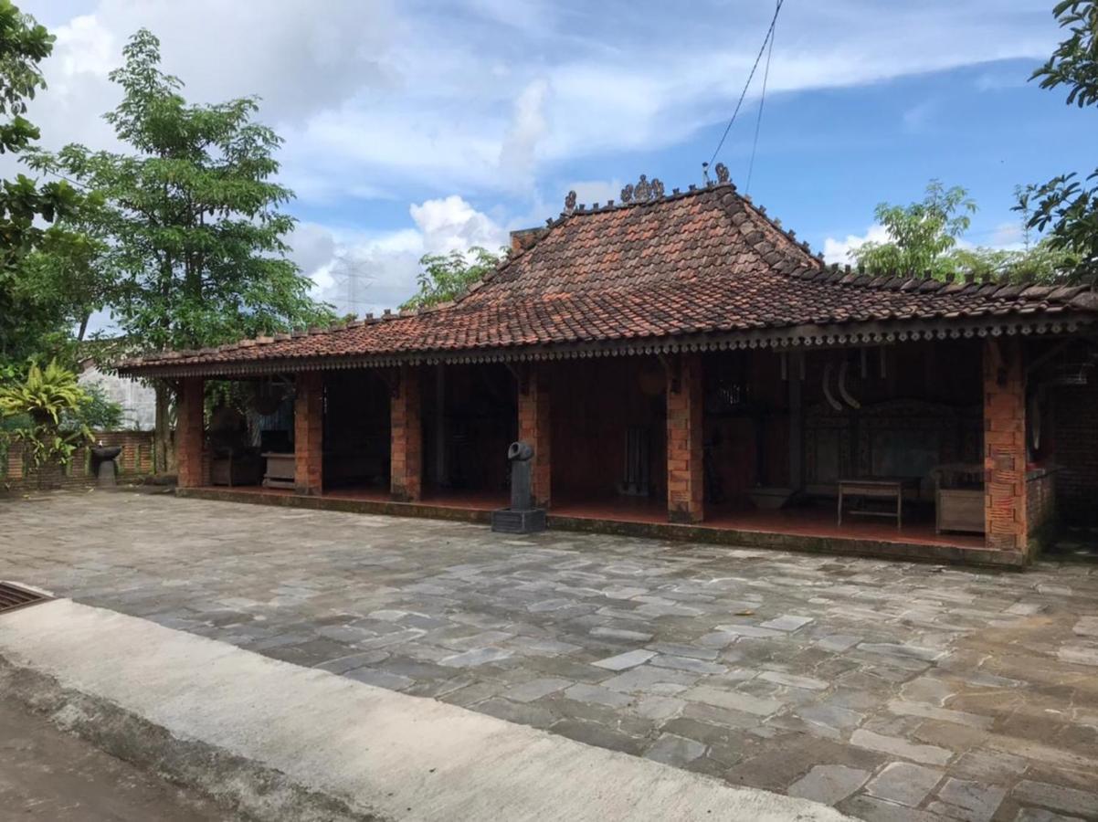 Legiyem Homestay ยอกยาการ์ตา ภายนอก รูปภาพ